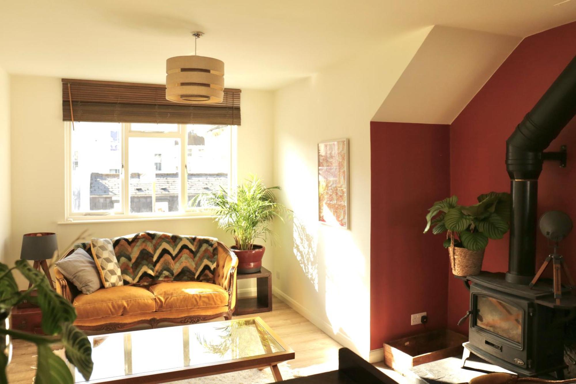 Sunny Seaside Sanctuary - Two Bedroom Apartment *